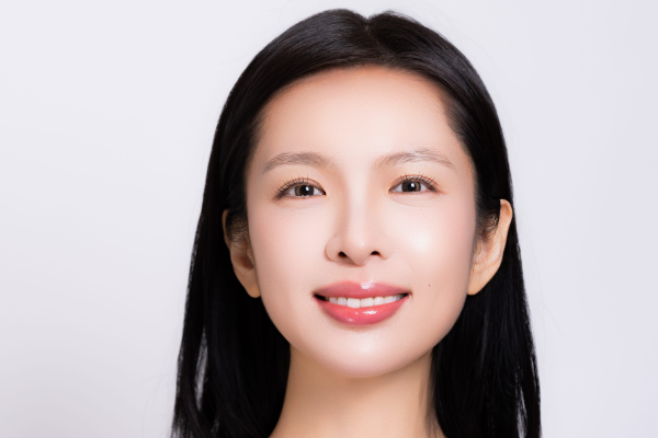 How to Check Your Skin Condition Before Applying Makeup